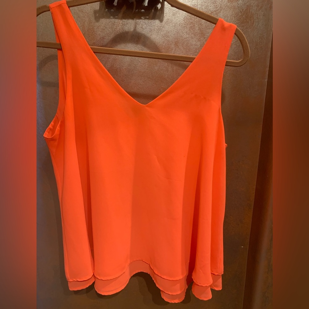 Sleeveless layered V-neck top